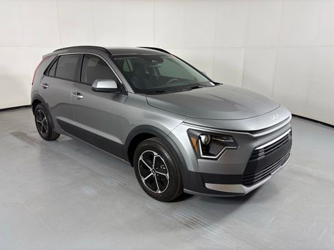 New 2026 Kia Niro LX FWD image 3
