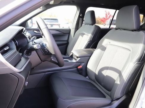 New 2025 Jeep Grand Cherokee L Laredo w/ Luxury Tech Group I image 11