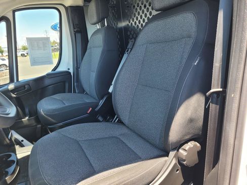 Used 2025 RAM ProMaster 2500 w/ U-Haul Equipment Group FWD image 16