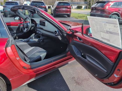 New 2026 MAZDA MX-5 Miata RF Grand Touring RWD image 7