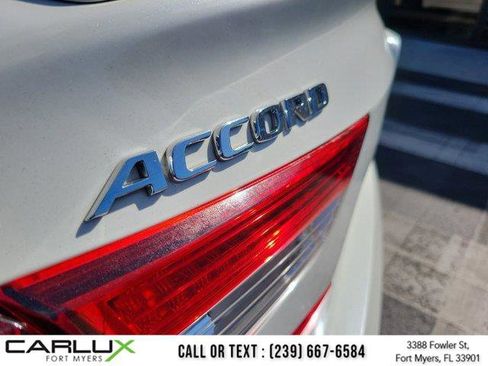 Used 2018 Honda Accord Sport image 10