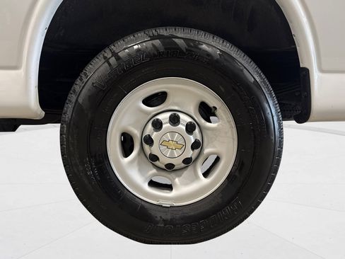 Used 2024 Chevrolet Express 2500 2500 image 43