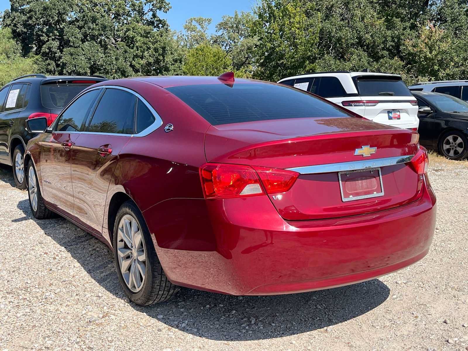 Used 2019 Chevrolet Impala LT FWD image 2