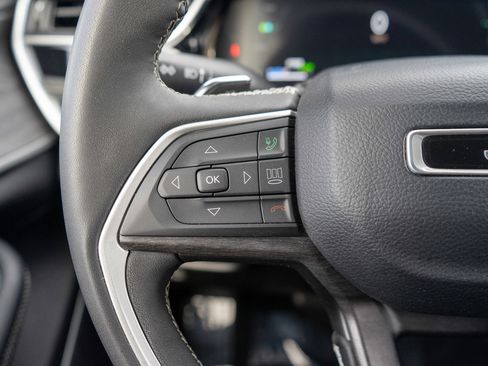 Used 2022 Jeep Grand Cherokee Limited 4xe w/ Luxury Tech Group II image 28