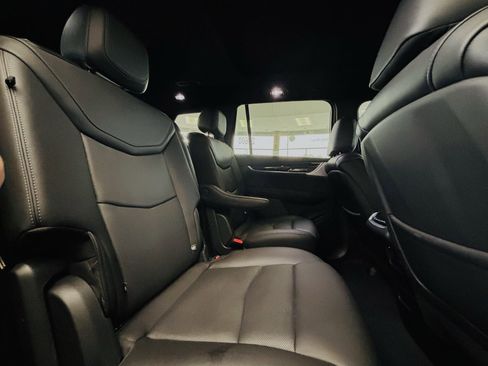 Used 2024 Cadillac XT6 Premium Luxury w/ Technology Package FWD image 34