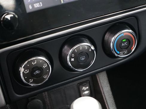 Used 2017 Toyota Corolla L image 16