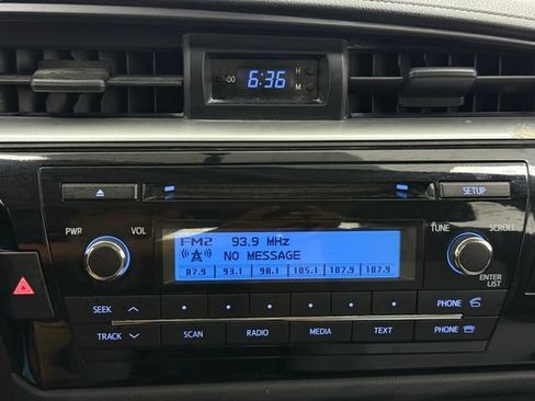 Used 2015 Toyota Corolla L FWD image 16