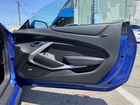 Used 2021 Chevrolet Camaro LT w/ Technology Package RWD image 19
