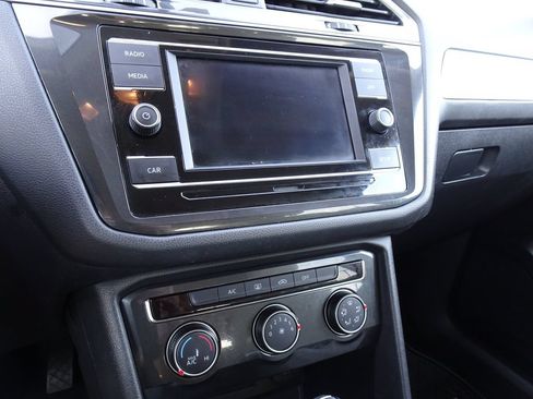 Used 2018 Volkswagen Tiguan S FWD image 17