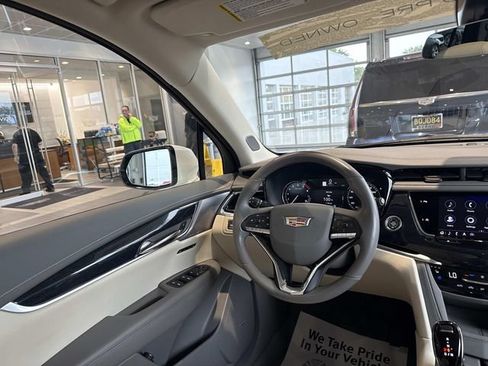 Certified 2024 Cadillac XT6 Premium Luxury w/ LPO, Floor Liner Package AWD/4WD image 33