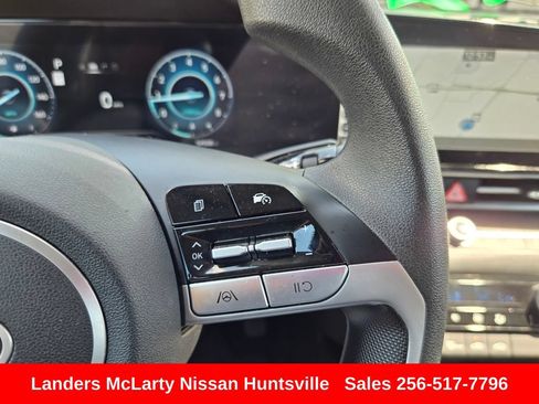 Used 2024 Hyundai Elantra SEL FWD image 25