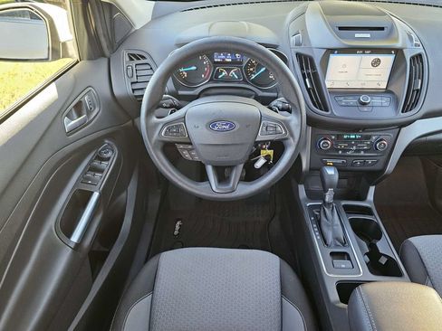 Used 2017 Ford Escape SE w/ Equipment Group 201A FWD image 19