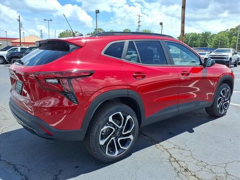 New 2026 Chevrolet Trax RS w/ Sunroof Package FWD image 3