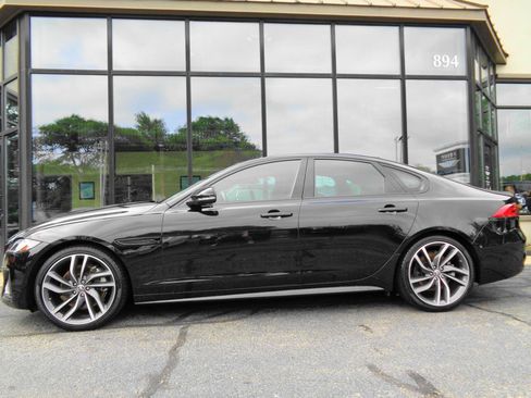Used 2024 Jaguar XF R-Dynamic SE AWD/4WD image 8