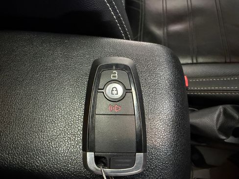 Used 2019 Ford EcoSport Titanium image 35