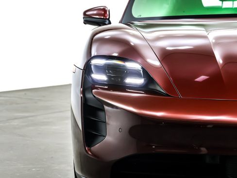 Used 2023 Porsche Taycan GTS image 13