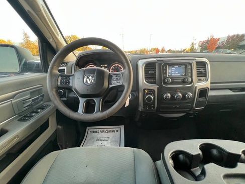 Used 2018 RAM 1500 Classic SLT image 19