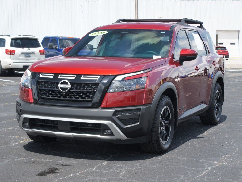 Used 2025 Nissan Pathfinder Rock Creek AWD/4WD image 2