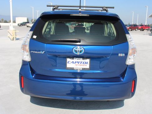 Used 2013 Toyota Prius V Three FWD image 4