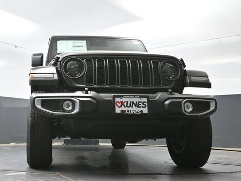 New 2026 Jeep Gladiator Sport AWD/4WD image 40