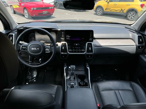 Used 2023 Kia Sorento EX FWD image 17
