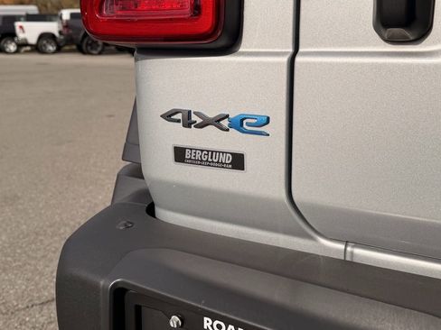 Used 2023 Jeep Wrangler Rubicon w/ Steel Bumper Group image 35