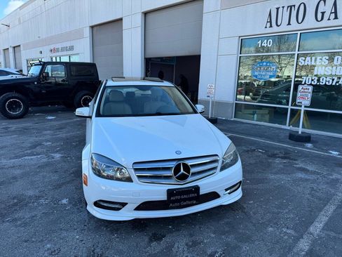Used 2011 Mercedes-Benz C 300 Luxury image 9