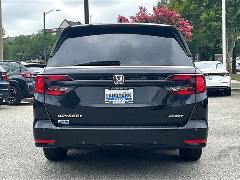 Used 2023 Honda Odyssey Sport image 4