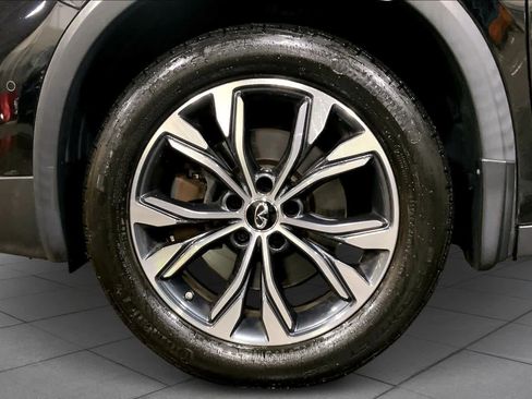 Used 2019 INFINITI QX30 LUXE w/ Navigation Package image 10