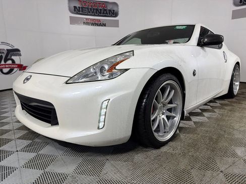 Used 2016 Nissan 370Z Sport Tech image 8