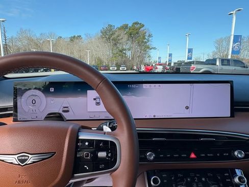 Used 2026 Genesis GV70 2.5T Advanced image 20