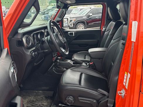 Used 2019 Jeep Wrangler Unlimited Rubicon w/ Uconnect 4C Nav & Sound Group image 4