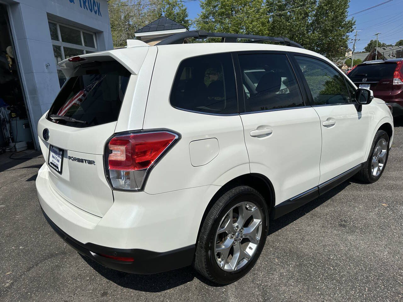 Used 2018 Subaru Forester 2.5i Touring AWD/4WD image 6