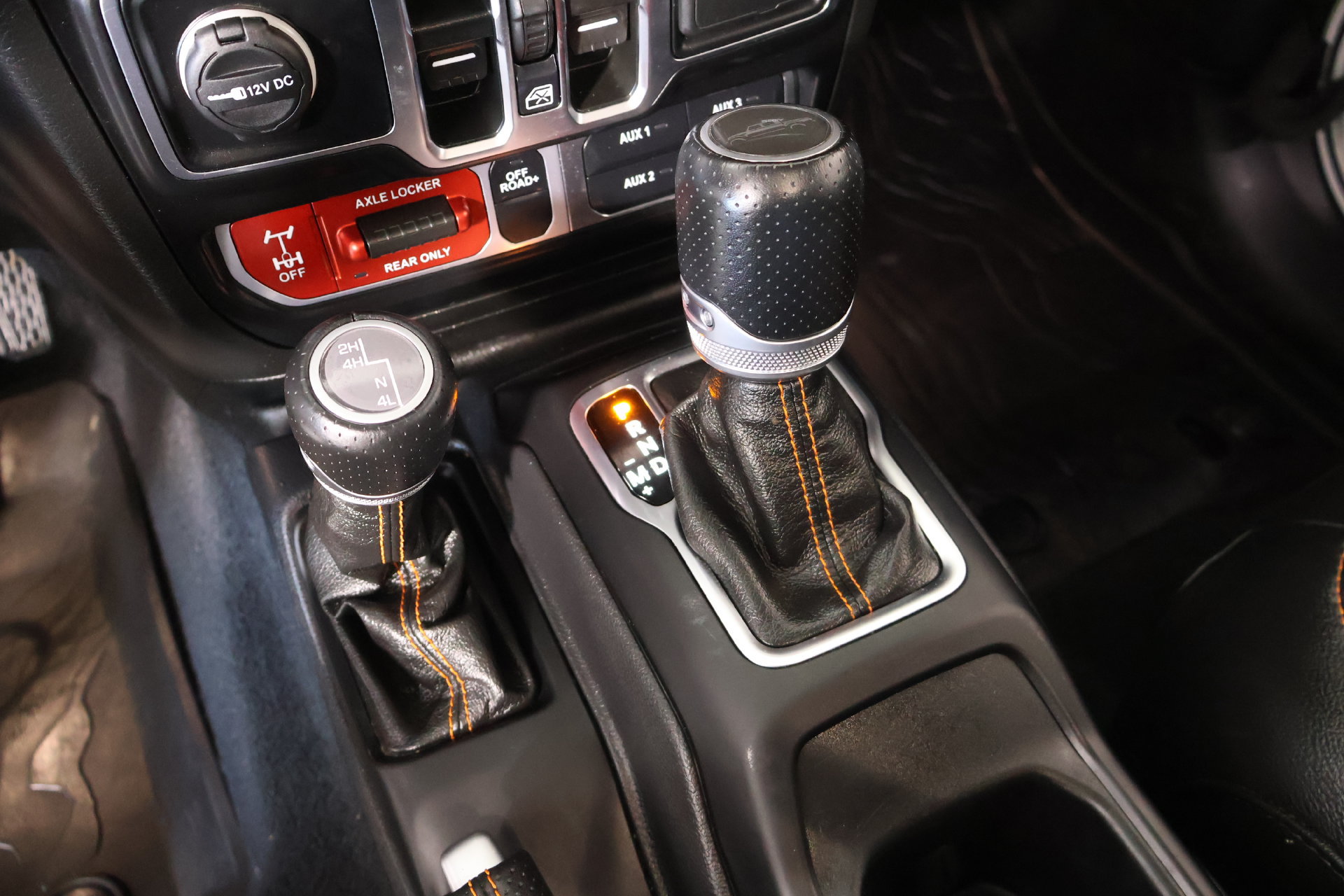 Used 2022 Jeep Gladiator Mojave w/ LED Lighting Group AWD/4WD image 9