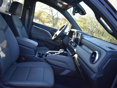 Certified 2025 Chevrolet Colorado ZR2 w/ Midnight Edition image 15