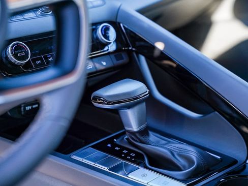 Certified 2024 Hyundai Elantra SEL w/ Convenience Package image 20