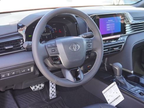 New 2026 Toyota Camry Hybrid image 9