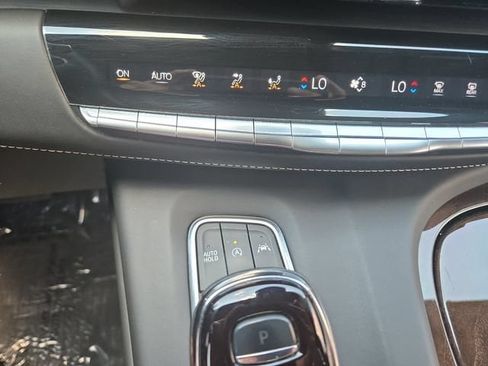 Used 2023 Cadillac Escalade Premium Luxury Platinum AWD/4WD image 38