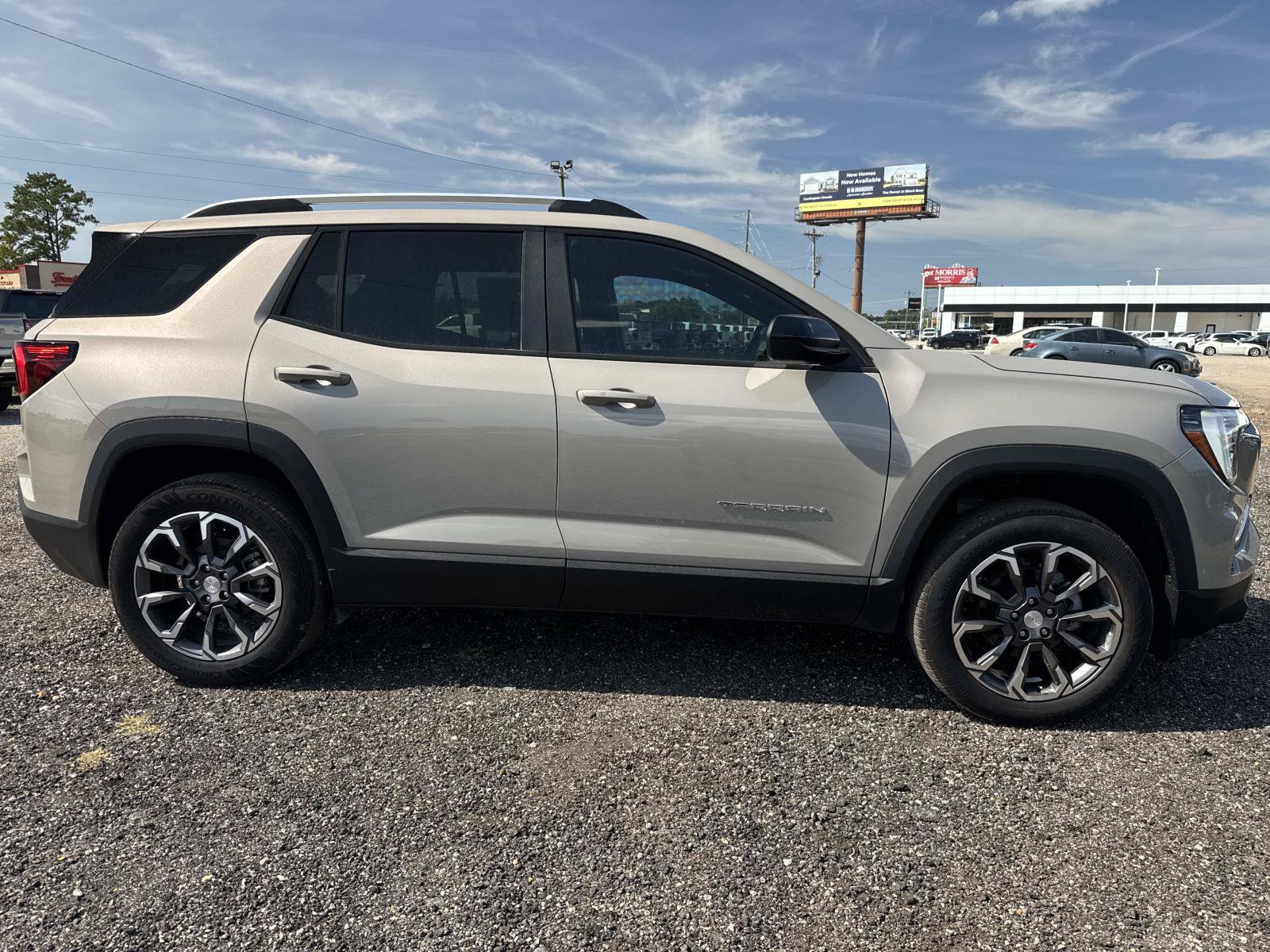 New 2027 GMC Terrain Elevation w/ Elevation Premium Package FWD image 2