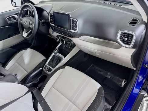 Certified 2024 Hyundai Venue SEL FWD image 32