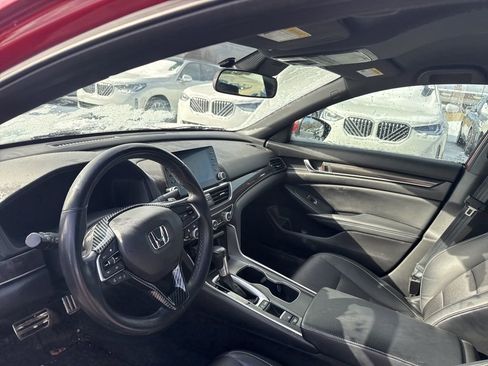 Used 2018 Honda Accord Sport image 9