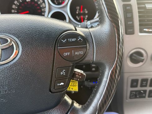 Used 2013 Toyota Sequoia Platinum image 20