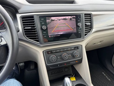 Used 2020 Volkswagen Atlas SE w/ Panoramic Sunroof Package FWD image 25