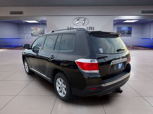 Used 2013 Toyota Highlander SE FWD image 10