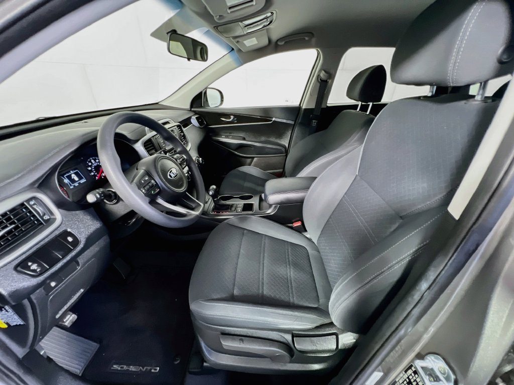 Used 2018 Kia Sorento FWD V6 image 20