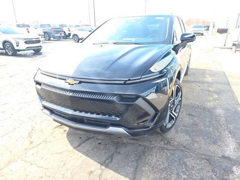 New 2026 Chevrolet Equinox EV LT w/ Convenience Package II AWD/4WD image 3