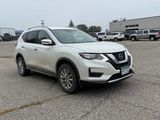 Used 2020 Nissan Rogue SV image 2