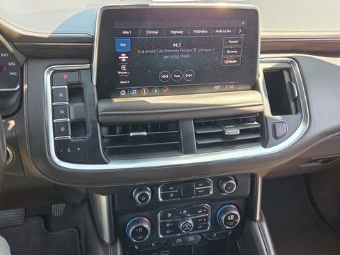 Used 2021 Chevrolet Suburban Z71 w/ Rear Media and Nav Package AWD/4WD image 19