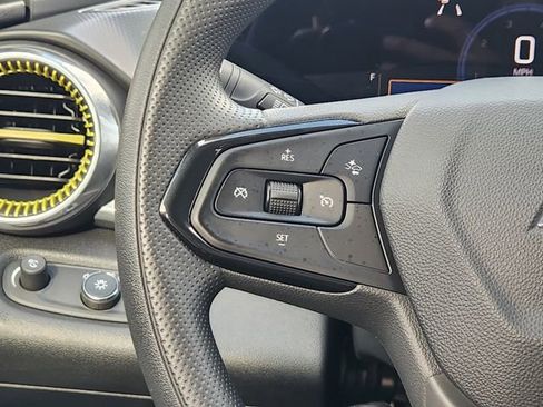 Used 2026 Chevrolet Trax LT w/ Sunroof Package image 28