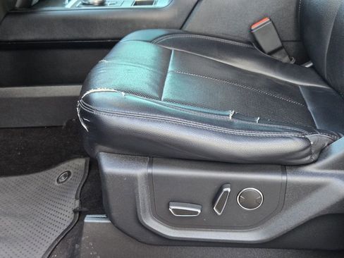 Used 2019 Ford Expedition XLT w/ Equipment Group 202A RWD image 25
